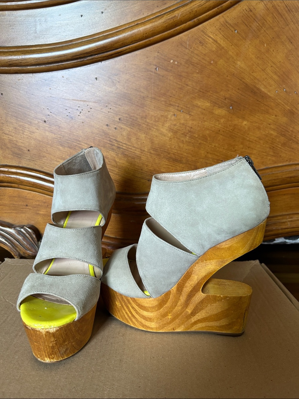 Dolce Vita Grey Suede Cutout Platform Wedge Sandals - Women 8.5
